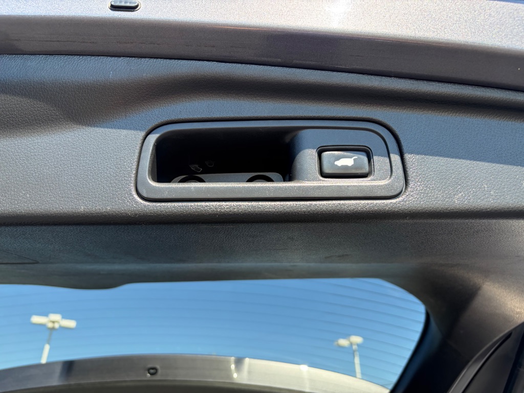 2018 Honda Pilot - $17,900