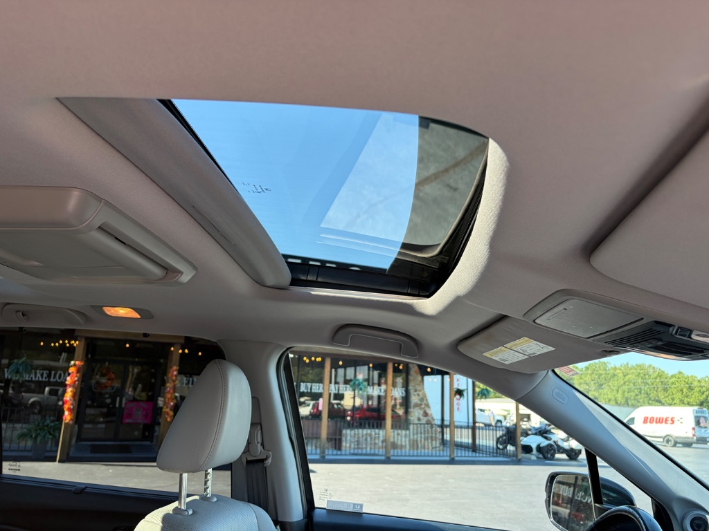 2018 Honda Pilot - $17,900