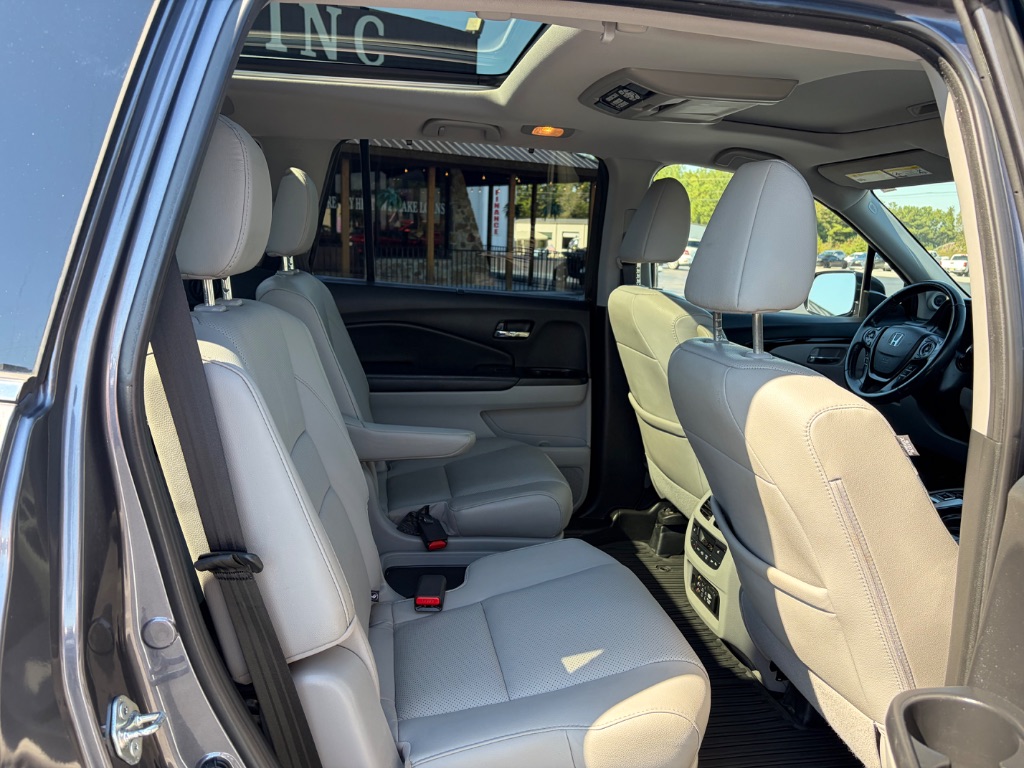 2018 Honda Pilot - $17,900