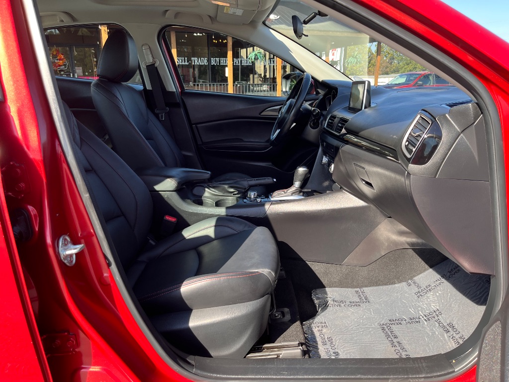 2015 MAZDA MAZDA3 - $10,900