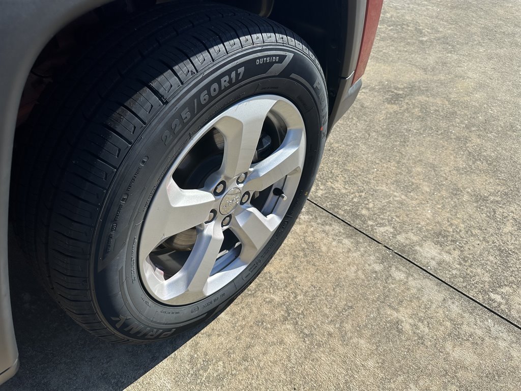 2020 Jeep Compass Latitude photo