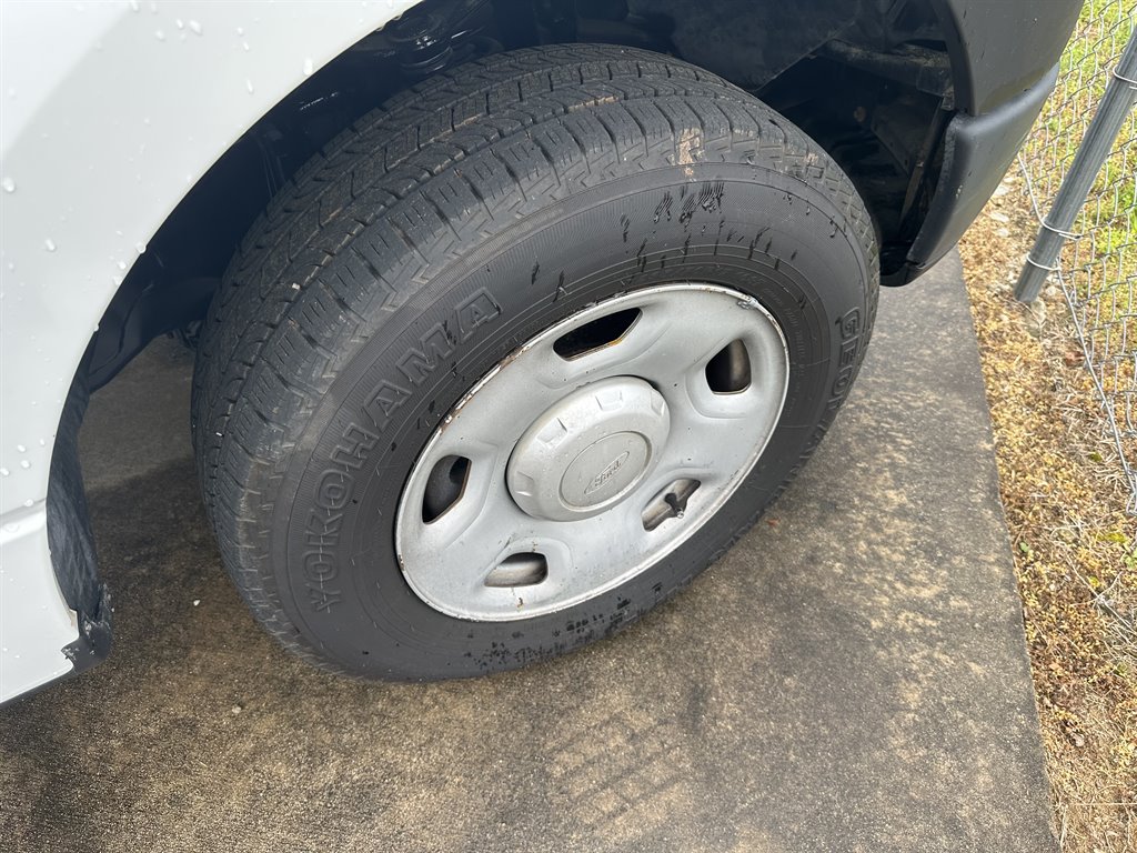 2005 Ford F-150 XL photo