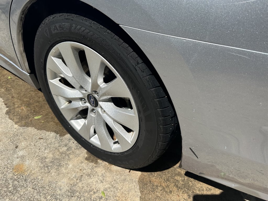 2017 Subaru Legacy Premium photo