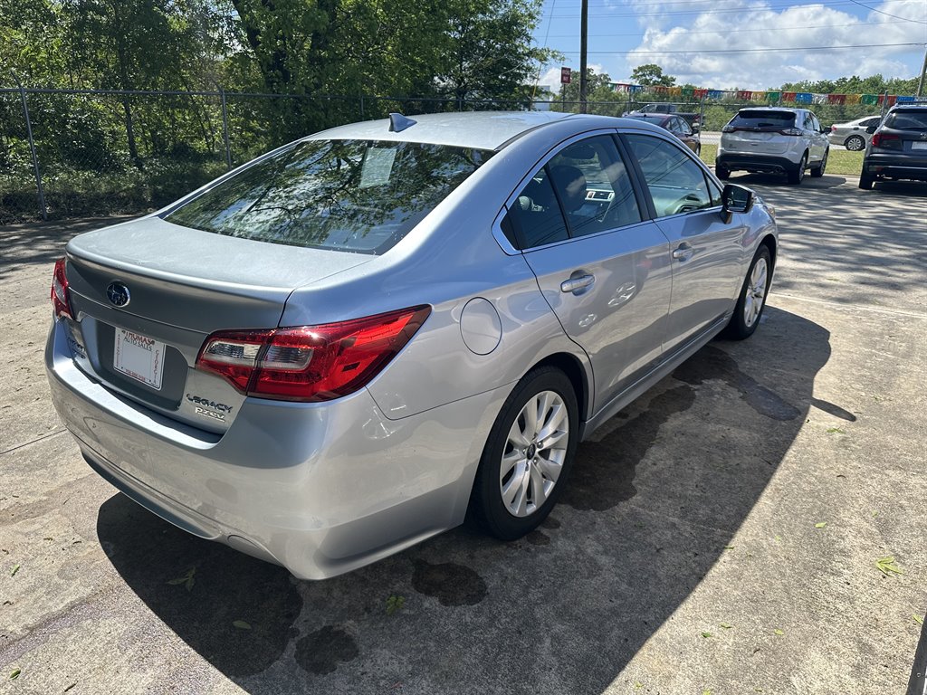 2017 Subaru Legacy Premium photo