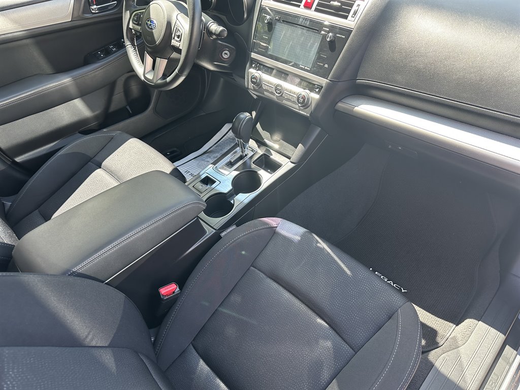 2017 Subaru Legacy Premium photo