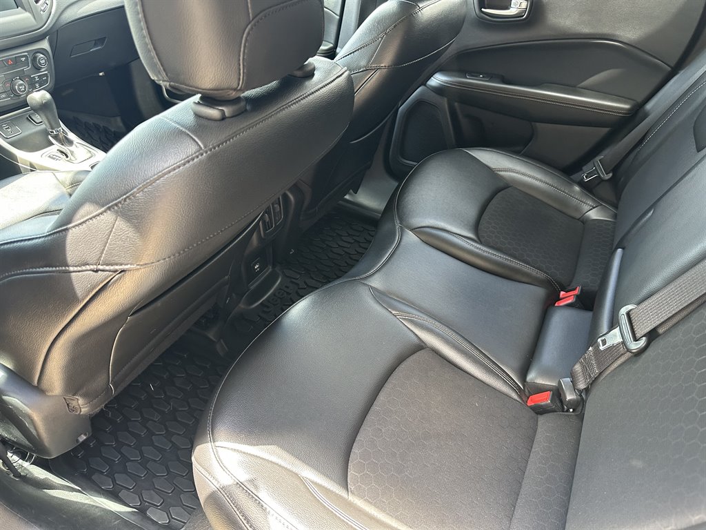 2013 Jeep Grand Cherokee Laredo photo 27