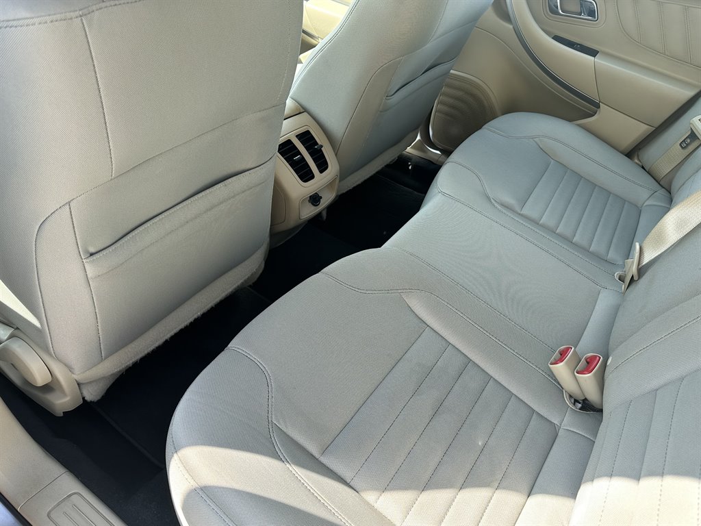2019 Ford Taurus - $13,500