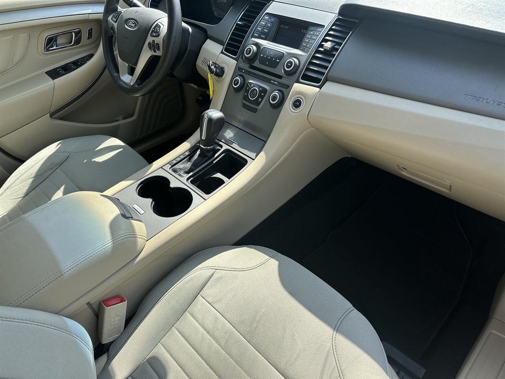 2019 Ford Taurus - $13,500