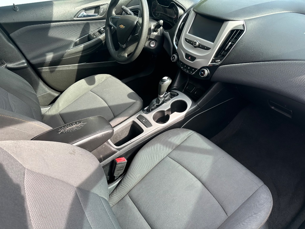 2018 Chevrolet Cruze - $7,900
