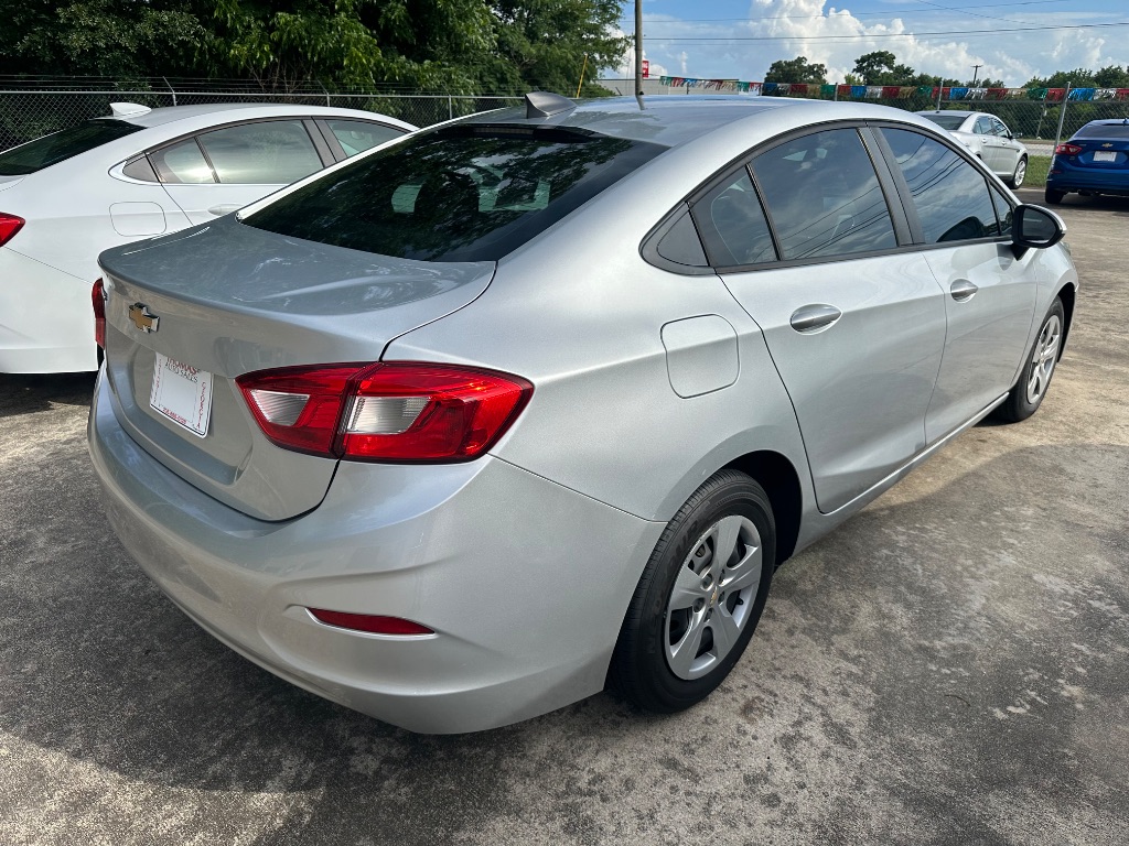 2018 Chevrolet Cruze - $7,900