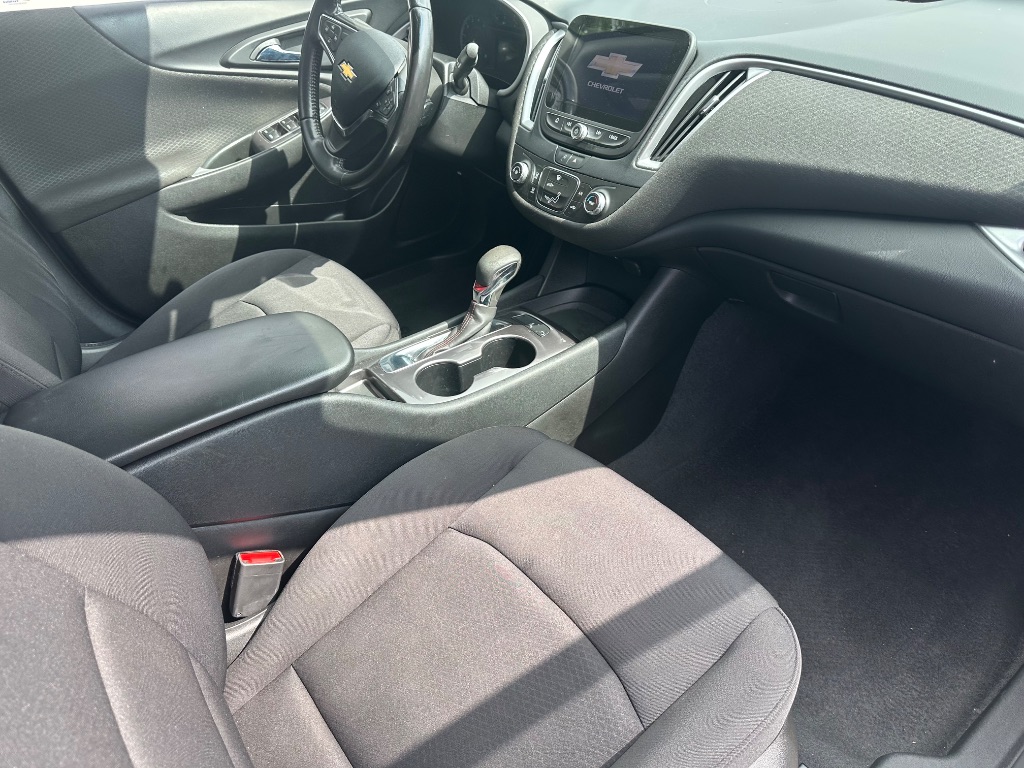 2021 Chevrolet Malibu - $16,500