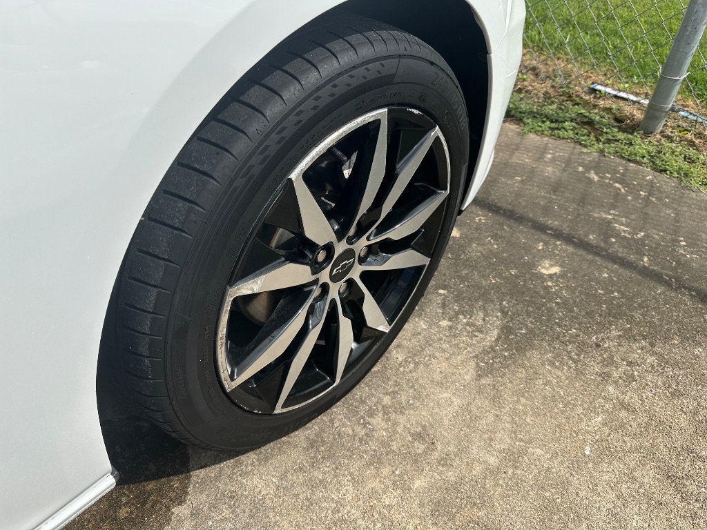 2021 Chevrolet Malibu - $16,500