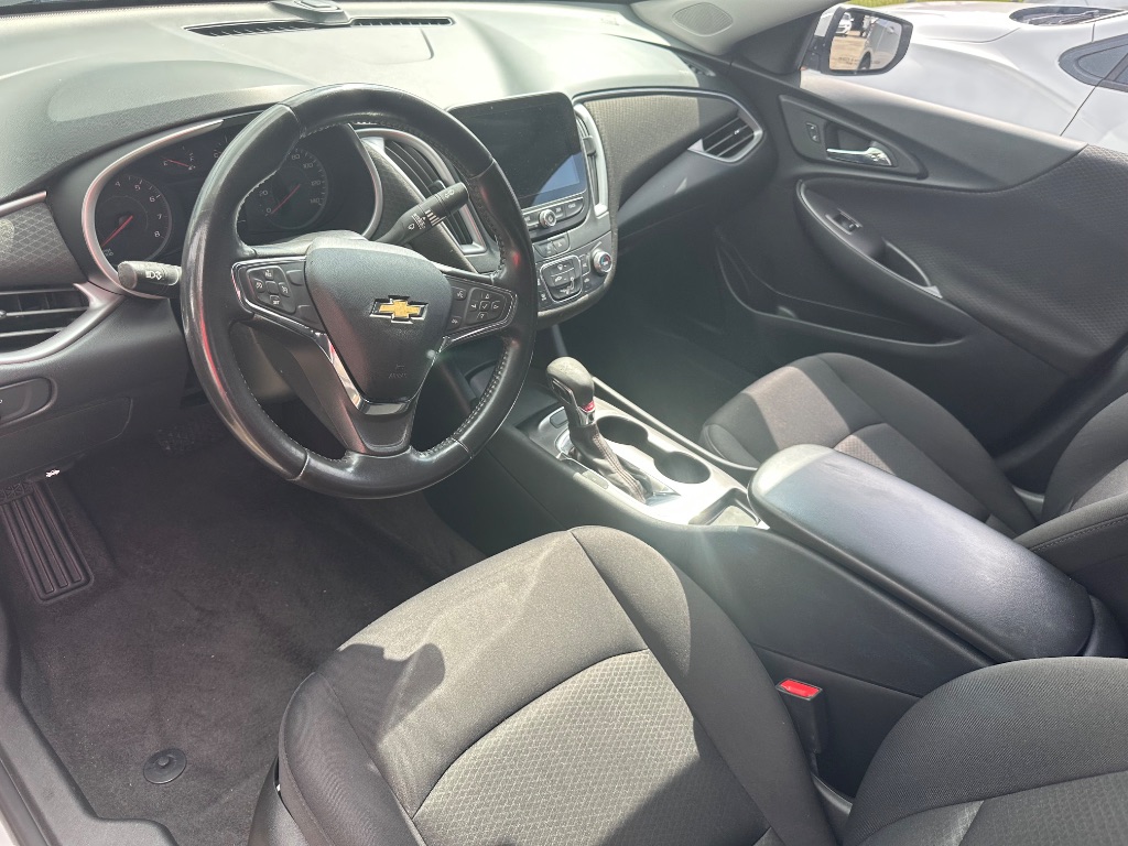 2021 Chevrolet Malibu - $16,500