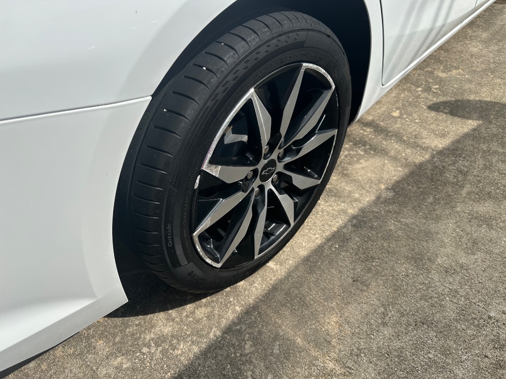 2021 Chevrolet Malibu - $16,500