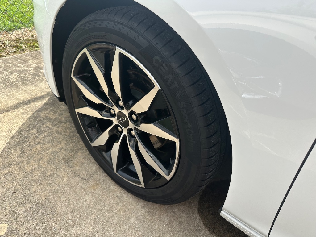 2021 Chevrolet Malibu - $16,500