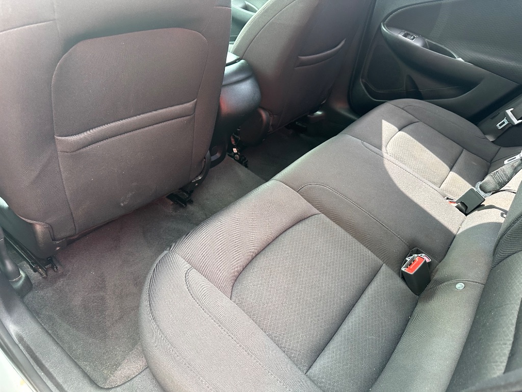 2021 Chevrolet Malibu - $16,500