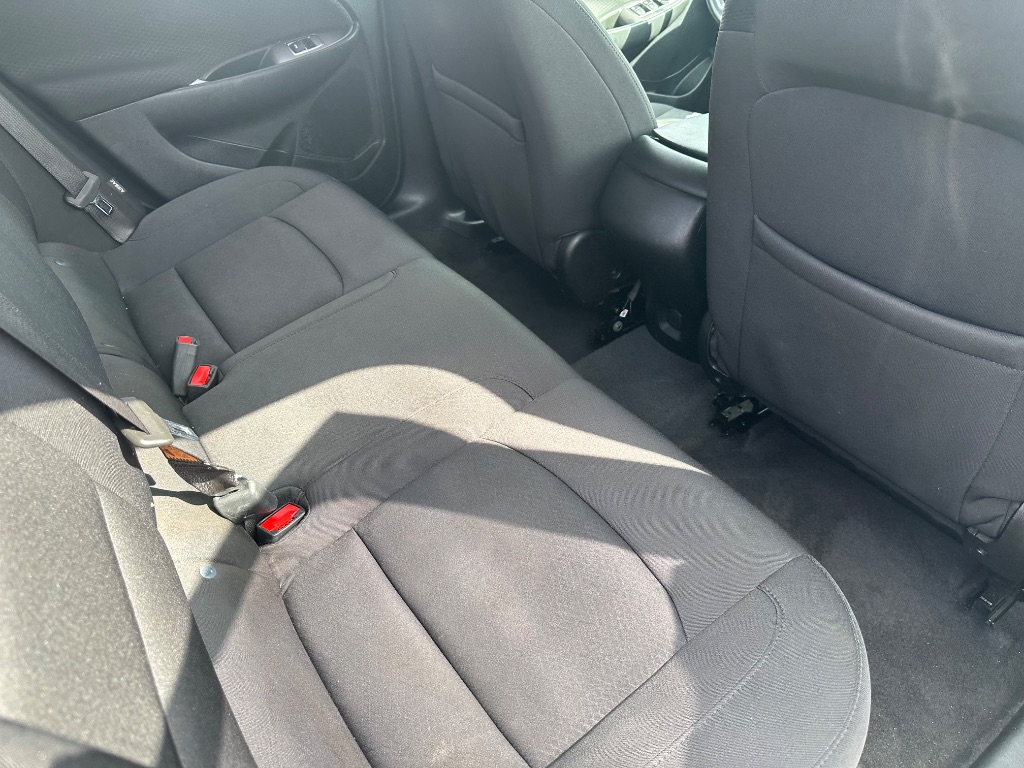 2021 Chevrolet Malibu - $16,500