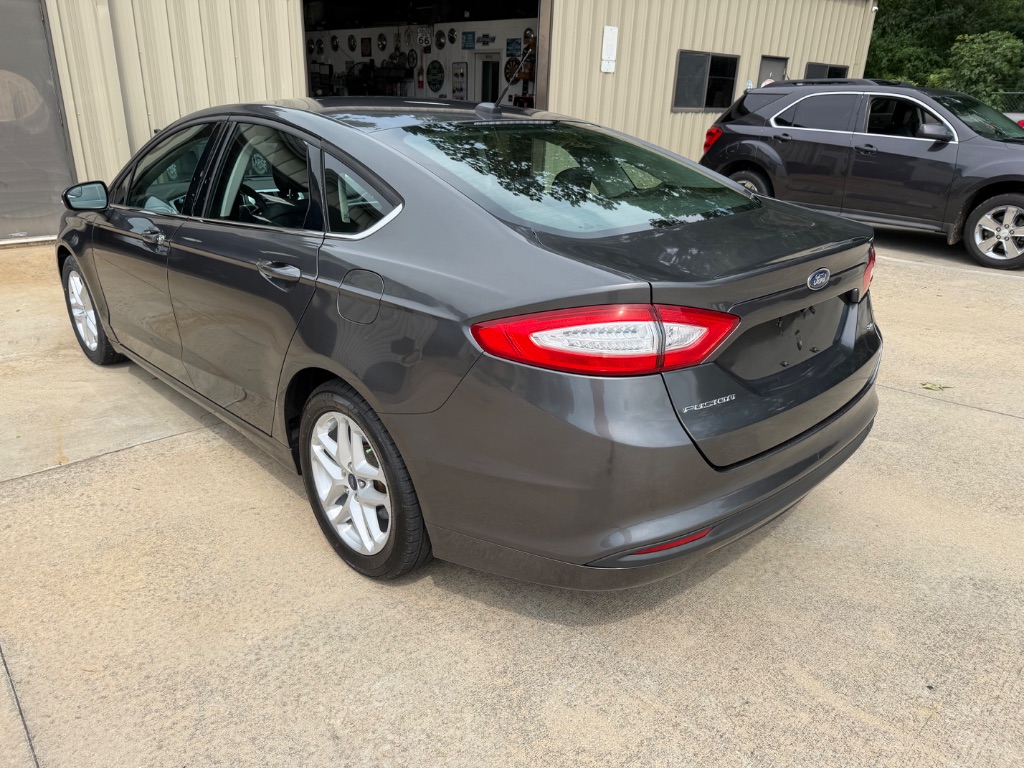 2016 Ford Fusion - $8,900