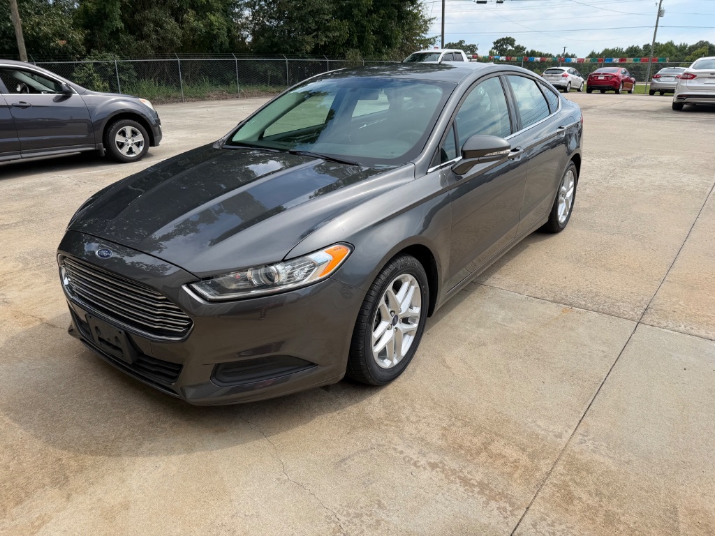2016 Ford Fusion - $8,900