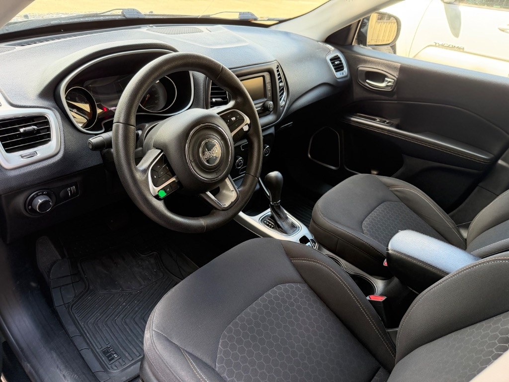 2017 Jeep Compass - $10,900