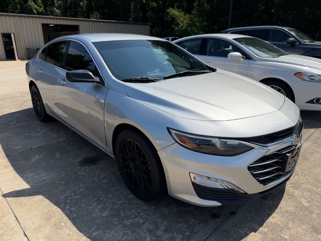 2020 Chevrolet Malibu - $12,900