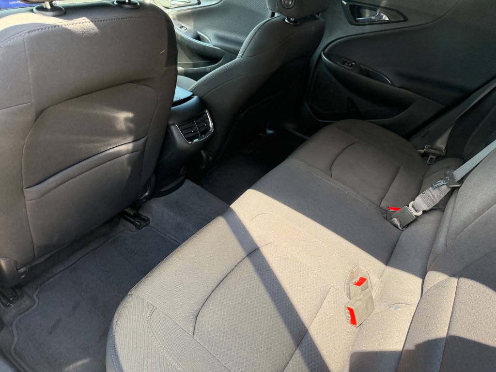 2020 Chevrolet Malibu - $12,900