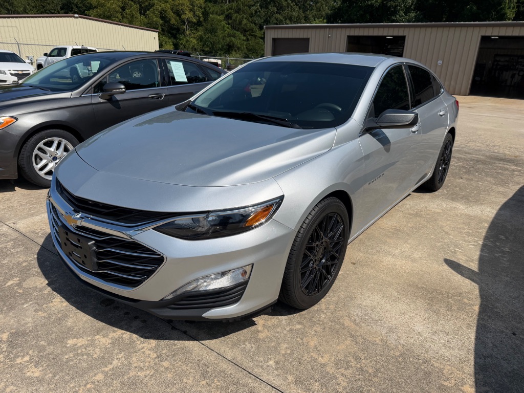 2020 Chevrolet Malibu - $12,900