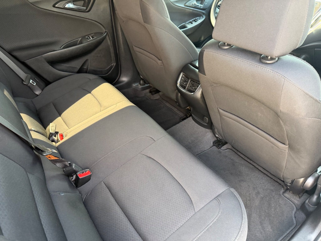 2020 Chevrolet Malibu - $12,900