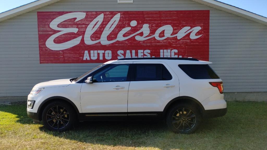2017 Ford Explorer - $12,995