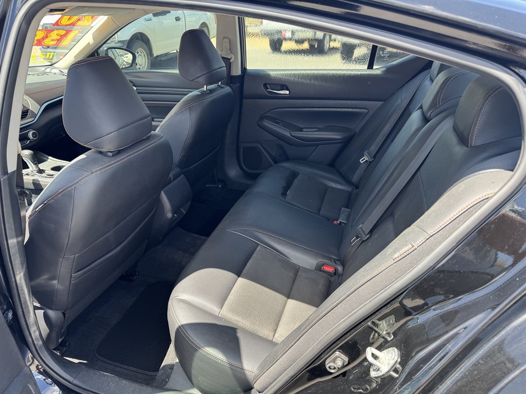 2020 Nissan Altima SR photo