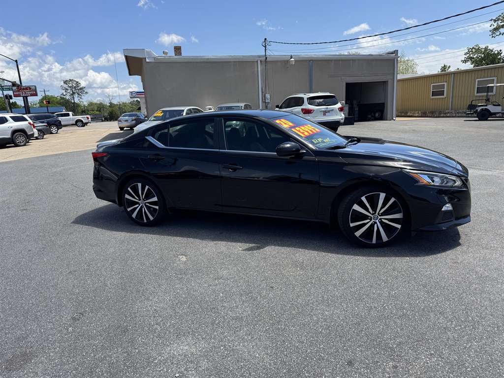 2020 Nissan Altima SR photo