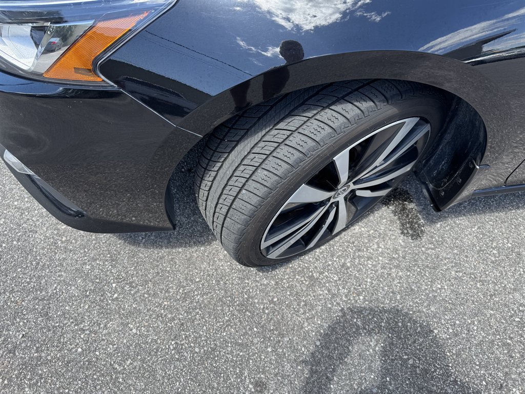 2020 Nissan Altima SR photo