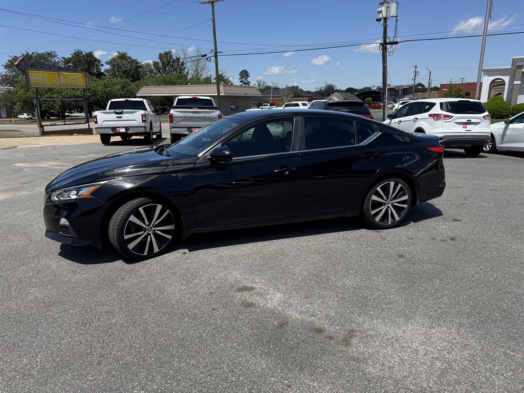 2020 Nissan Altima SR photo