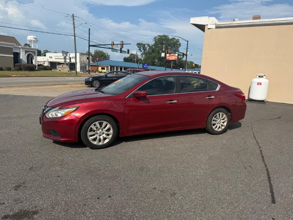 2017 Nissan Altima - $3,995