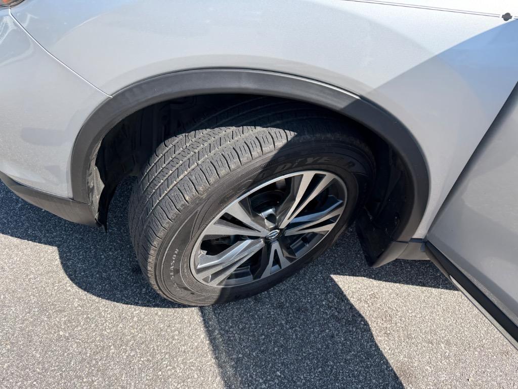 2017 Nissan Rogue - $12,995