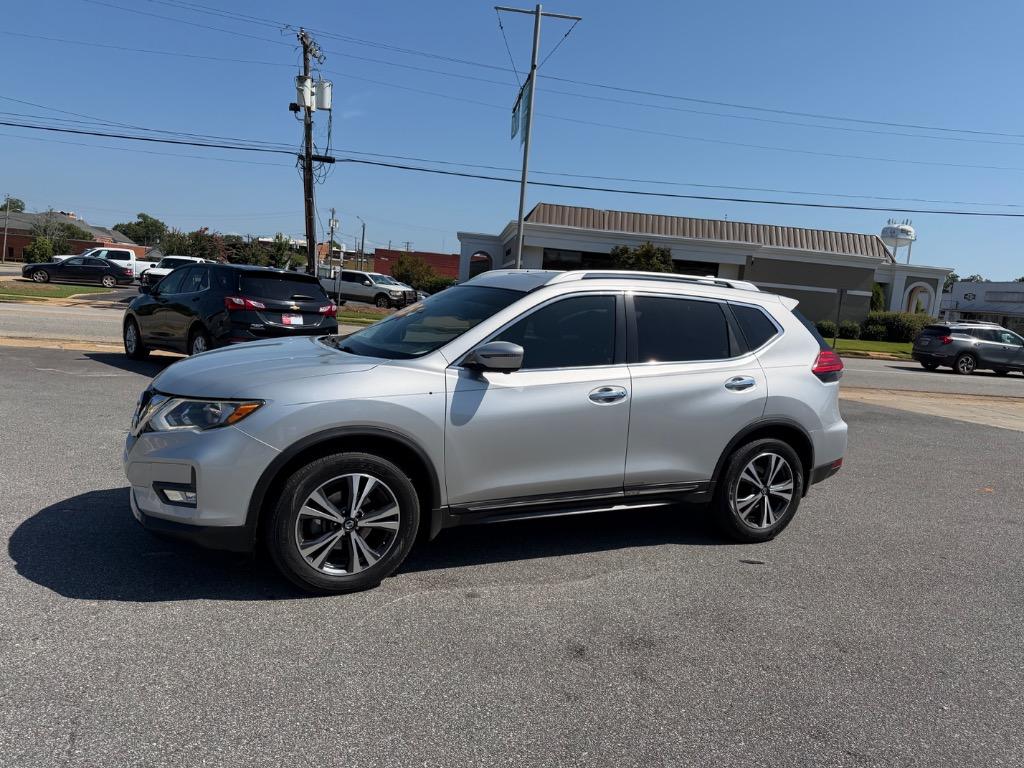 2017 Nissan Rogue - $12,995