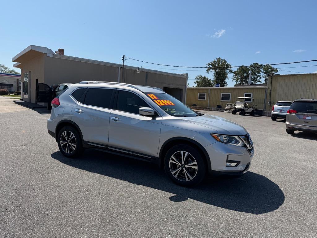 2017 Nissan Rogue - $12,995