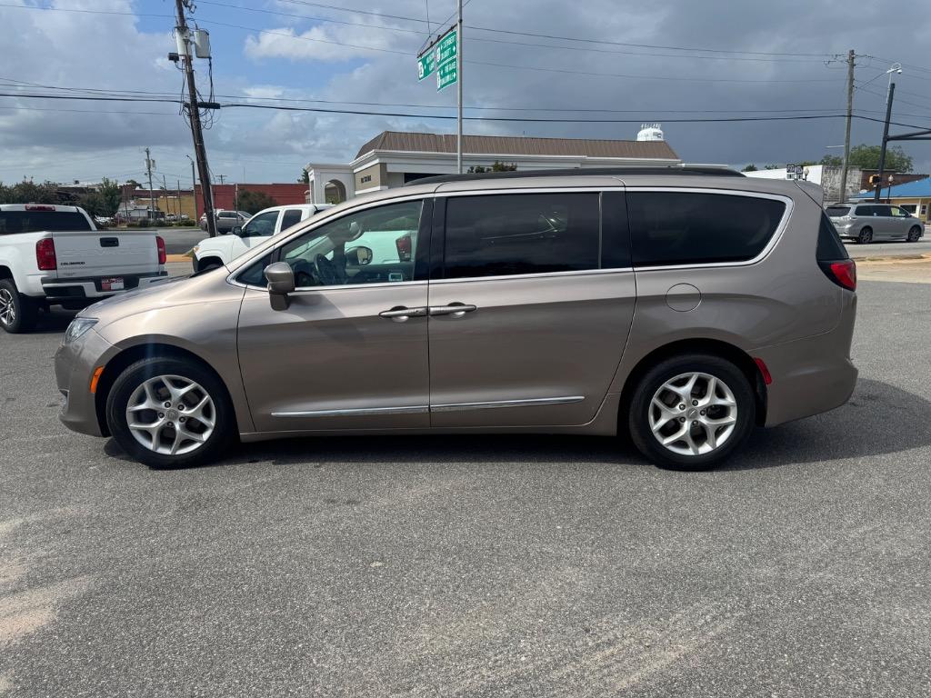 2017 Chrysler Pacifica - $9,995