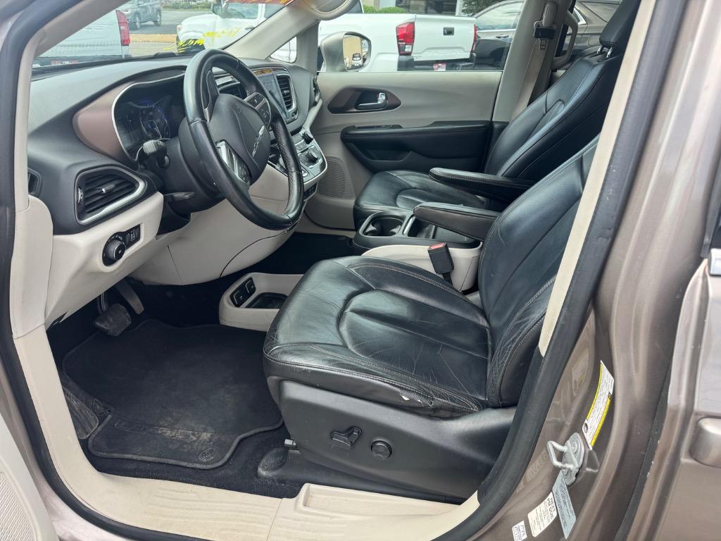2017 Chrysler Pacifica - $9,995