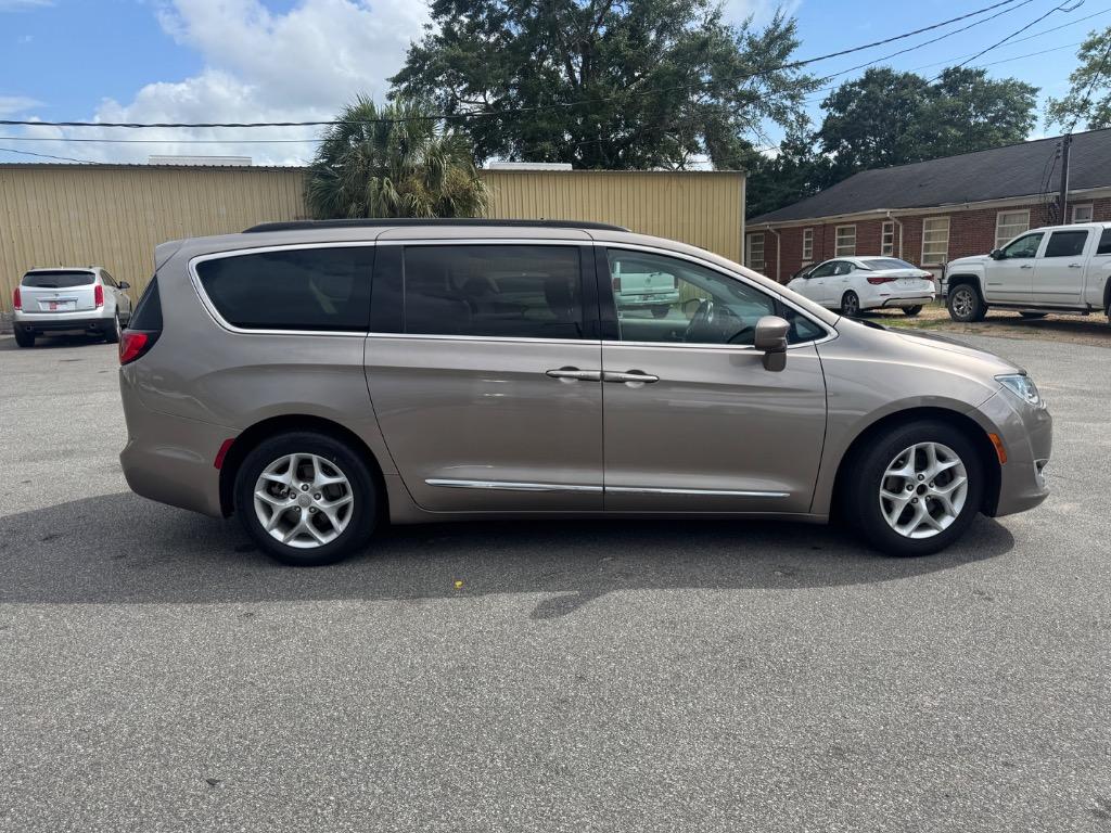 2017 Chrysler Pacifica - $9,995