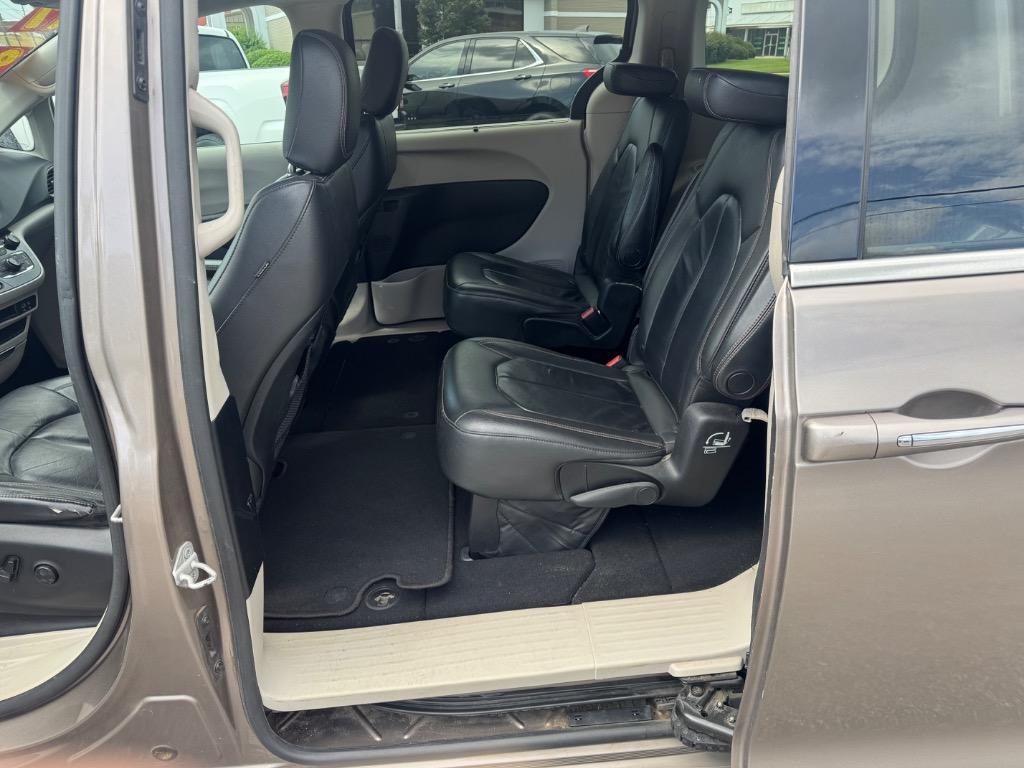 2017 Chrysler Pacifica - $9,995