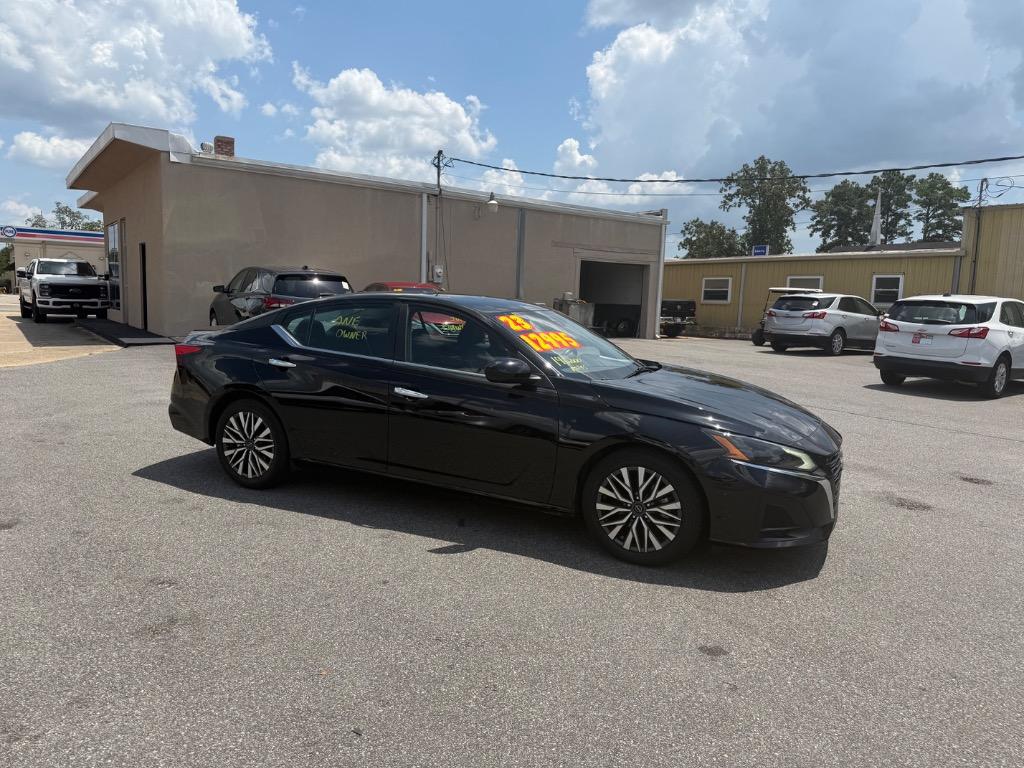2023 Nissan Altima - $12,995