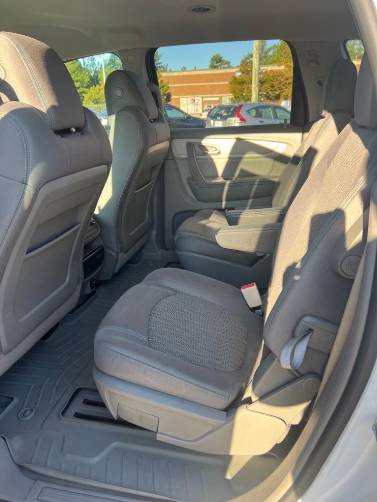 2017 Chevrolet Traverse LT photo