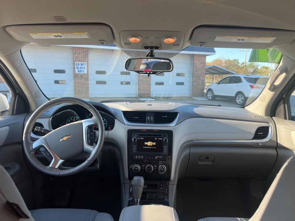2017 Chevrolet Traverse LT photo