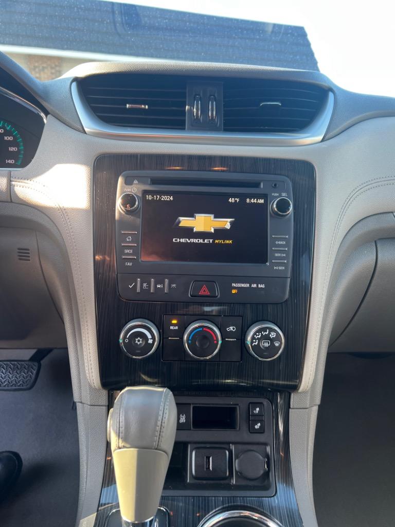 2017 Chevrolet Traverse LT photo