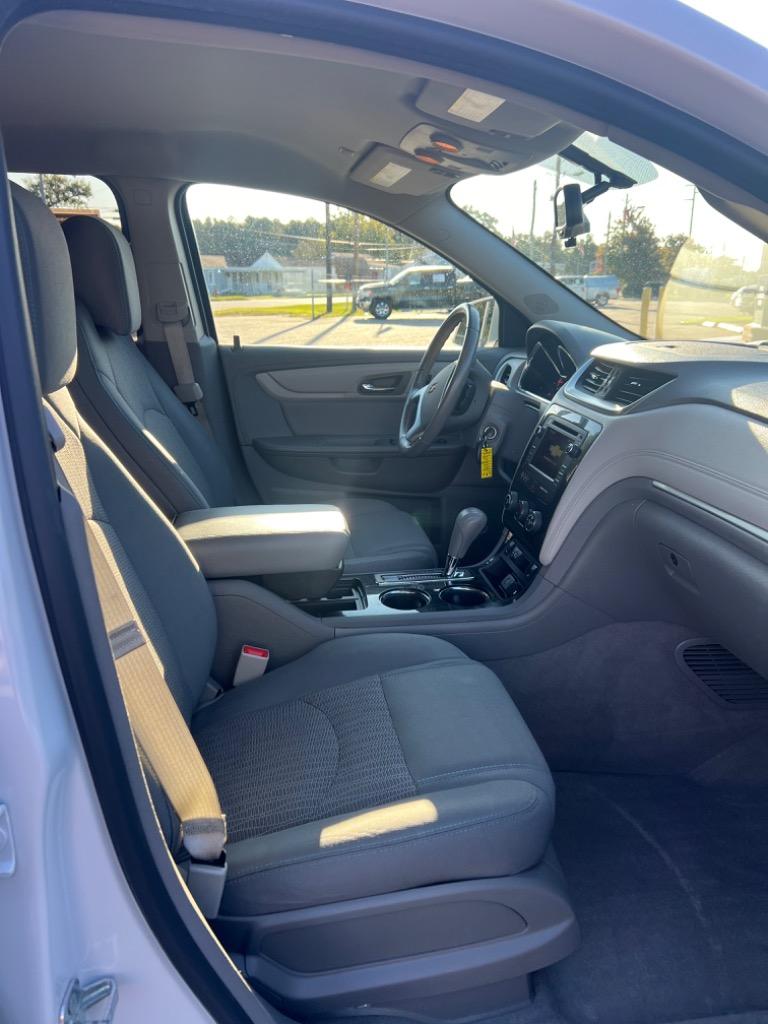 2017 Chevrolet Traverse LT photo