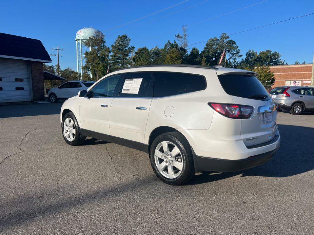 2017 Chevrolet Traverse LT photo