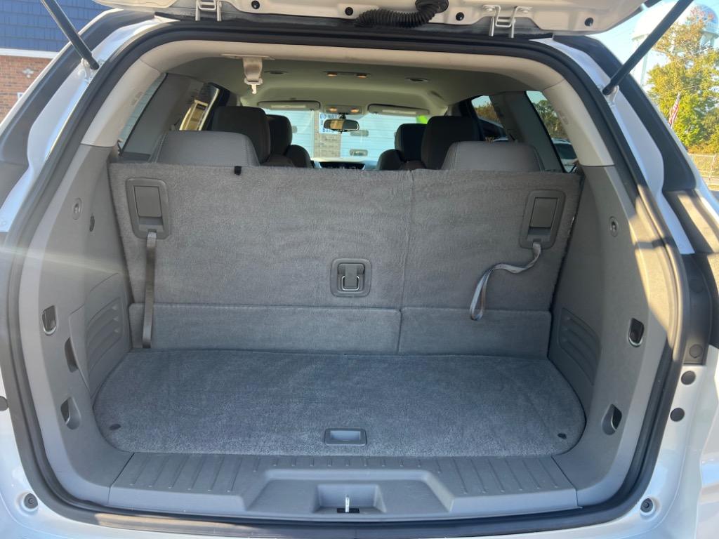 2017 Chevrolet Traverse LT photo