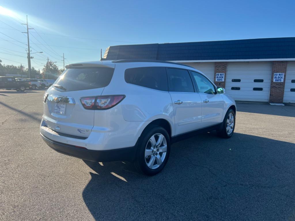 2017 Chevrolet Traverse LT photo