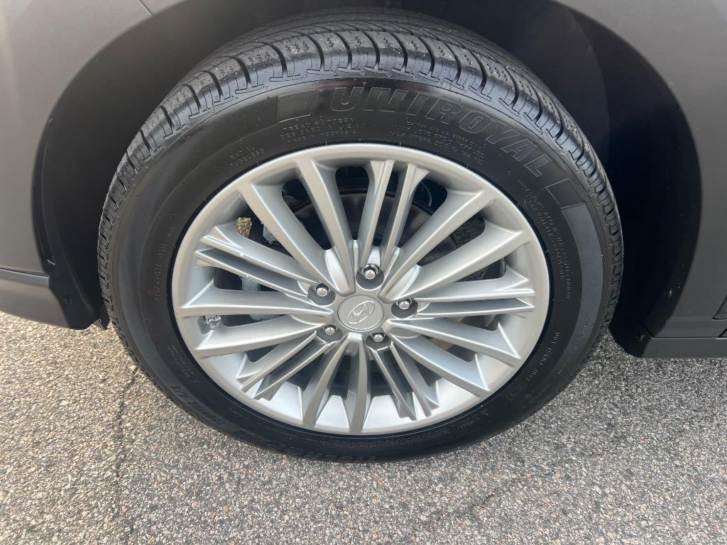 2020 Hyundai Kona - $15,990